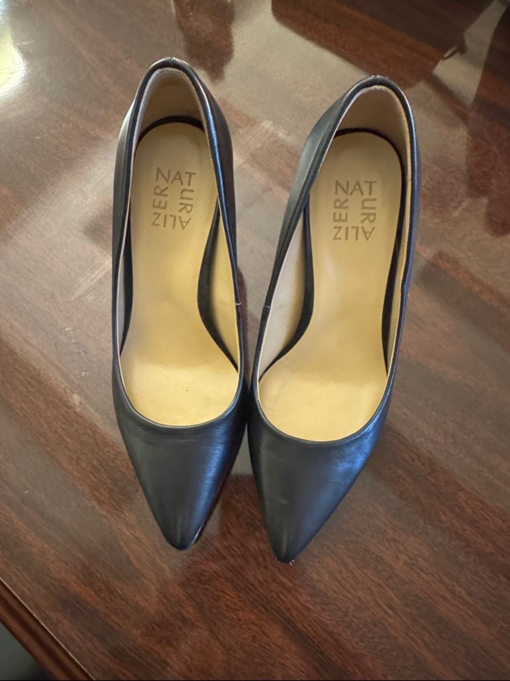 Naturalizer Black Pointed Toe Leather Pumps